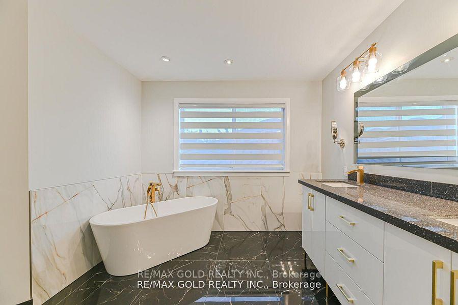 Photo 11 of 102 Sunny Meadow Boulevard, Brampton, Sandringham-Wellington — HOMEH