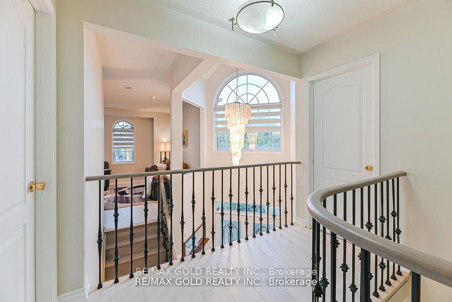Photo 13 of 102 Sunny Meadow Boulevard, Brampton, Sandringham-Wellington — HOMEH