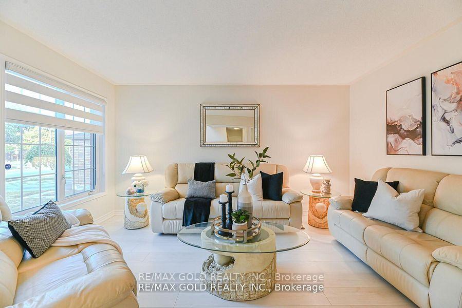 Photo 27 of 102 Sunny Meadow Boulevard, Brampton, Sandringham-Wellington — HOMEH