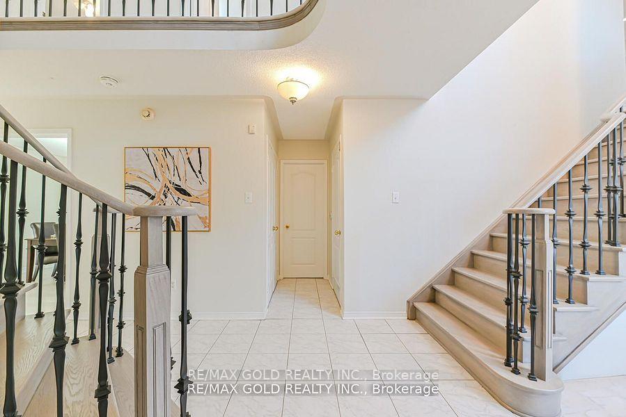 Photo 16 of 102 Sunny Meadow Boulevard, Brampton, Sandringham-Wellington — HOMEH