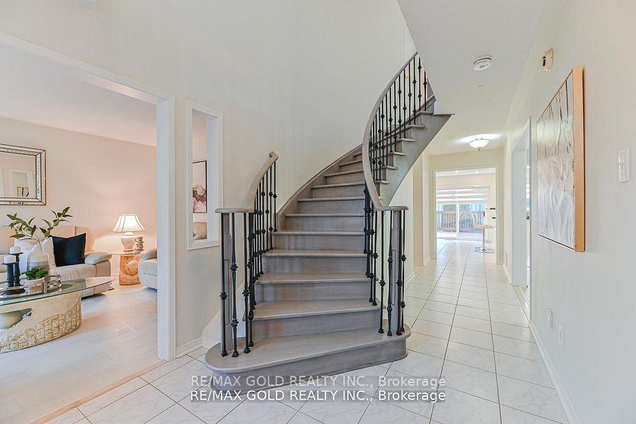 Photo 19 of 102 Sunny Meadow Boulevard, Brampton, Sandringham-Wellington — HOMEH