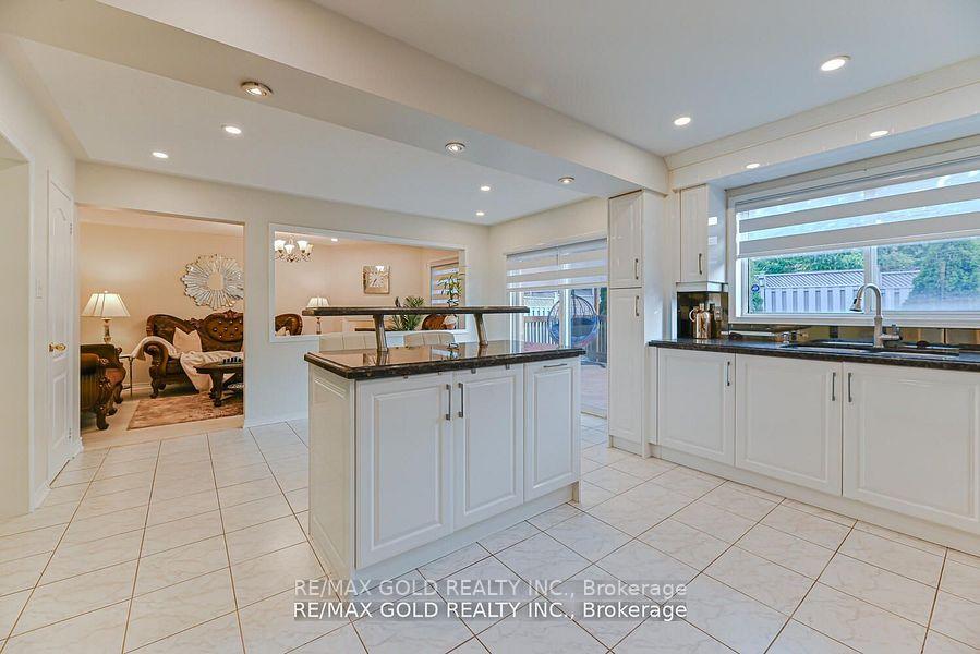 Photo 21 of 102 Sunny Meadow Boulevard, Brampton, Sandringham-Wellington — HOMEH