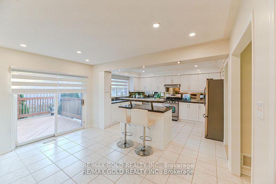 Photo 20 of 102 Sunny Meadow Boulevard, Brampton, Sandringham-Wellington — HOMEH