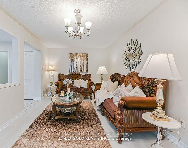 Photo 29 of 102 Sunny Meadow Boulevard, Brampton, Sandringham-Wellington — HOMEH