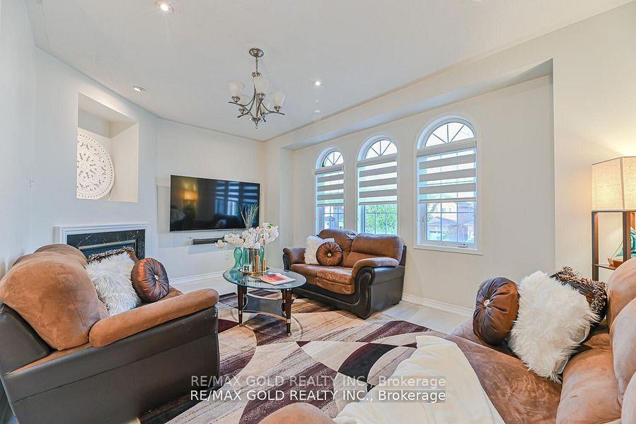Photo 25 of 102 Sunny Meadow Boulevard, Brampton, Sandringham-Wellington — HOMEH