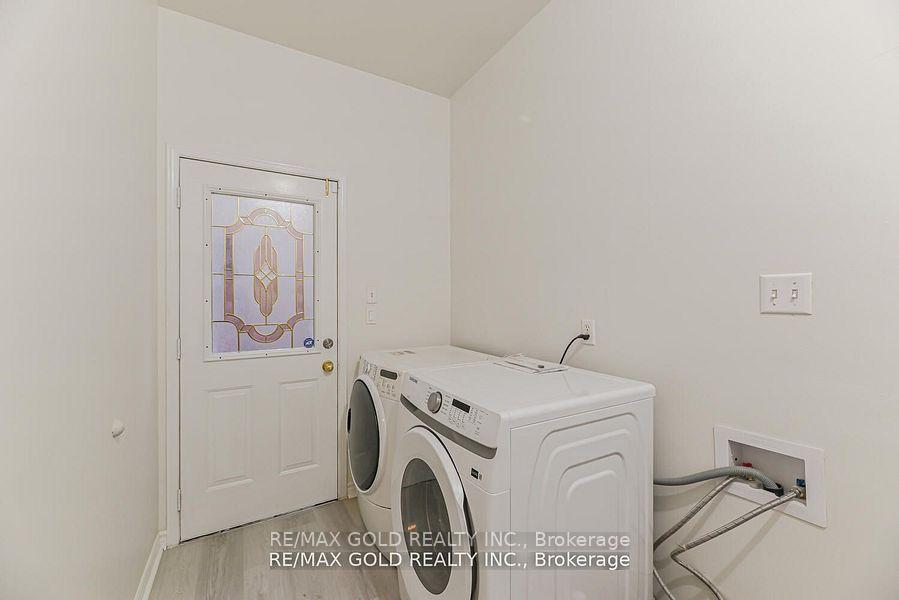Photo 23 of 102 Sunny Meadow Boulevard, Brampton, Sandringham-Wellington — HOMEH