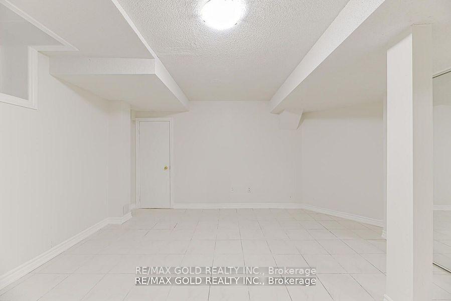 Photo 33 of 102 Sunny Meadow Boulevard, Brampton, Sandringham-Wellington — HOMEH