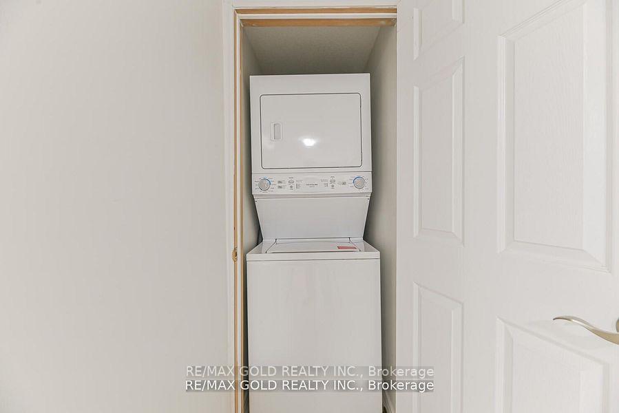 Photo 35 of 102 Sunny Meadow Boulevard, Brampton, Sandringham-Wellington — HOMEH