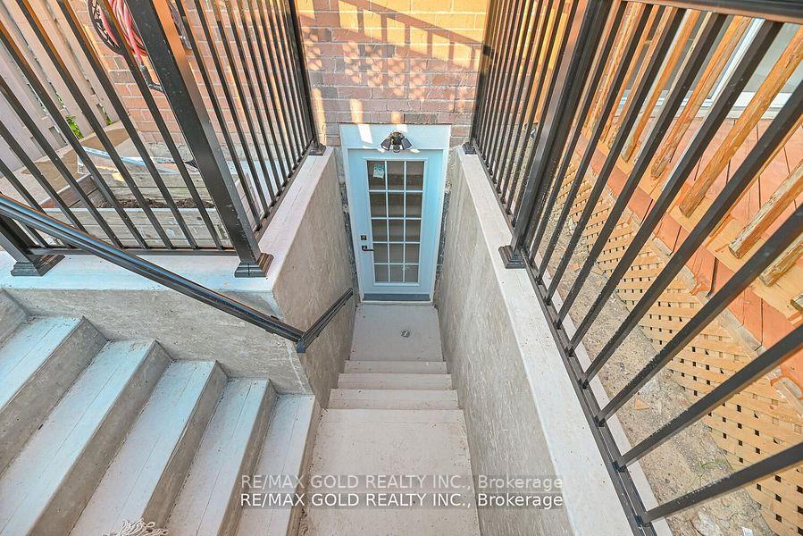 Photo 37 of 102 Sunny Meadow Boulevard, Brampton, Sandringham-Wellington — HOMEH