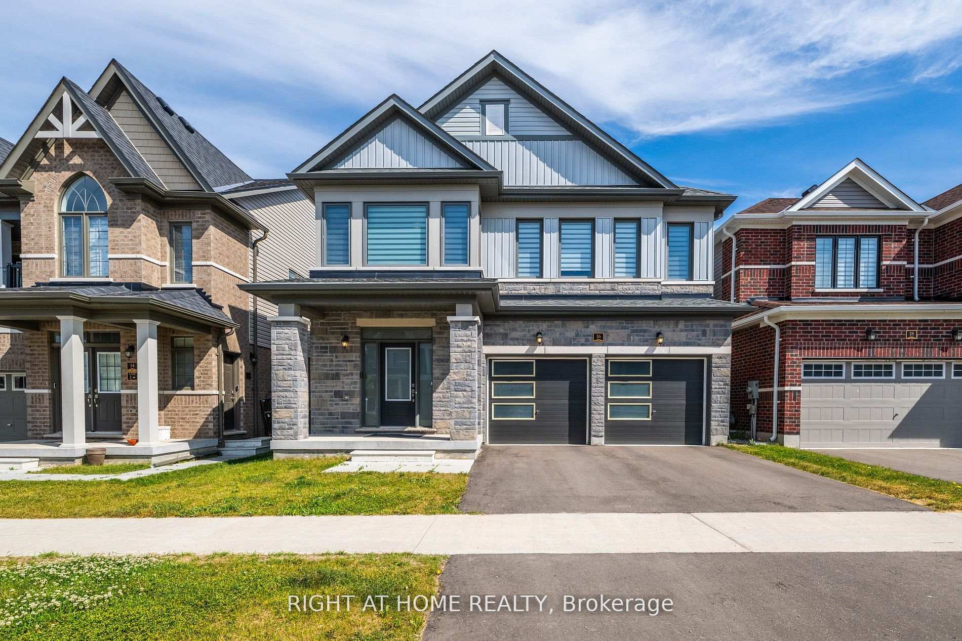 Photo 1 of 16 Valleybrook Road S, Barrie, Rural Barrie Southeast — HOMEH