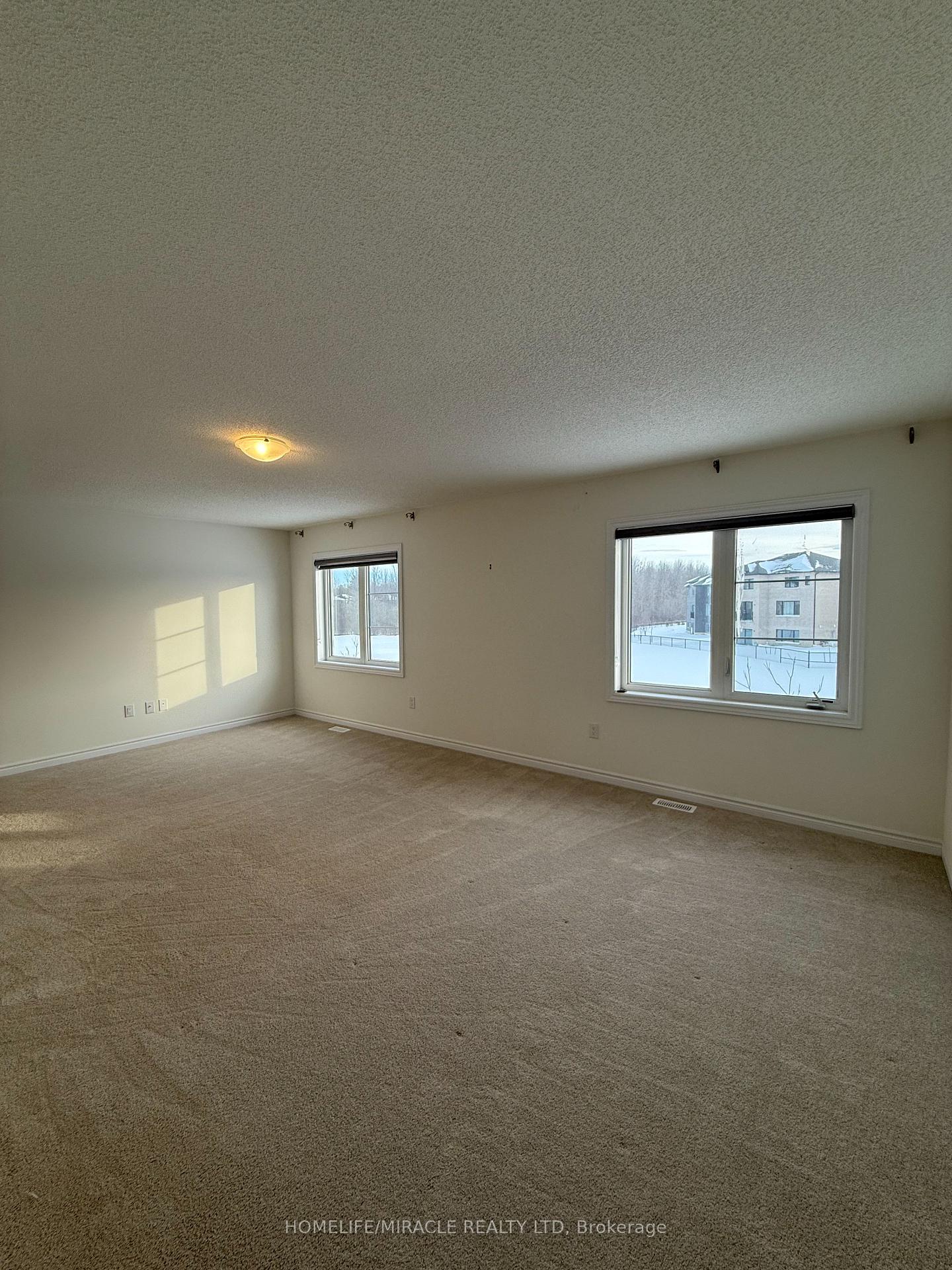 Photo 21 of 12 Rosanne Circle, Wasaga Beach — HOMEH