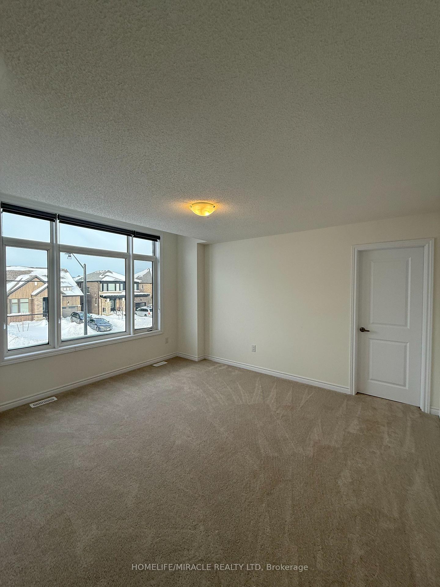 Photo 23 of 12 Rosanne Circle, Wasaga Beach — HOMEH