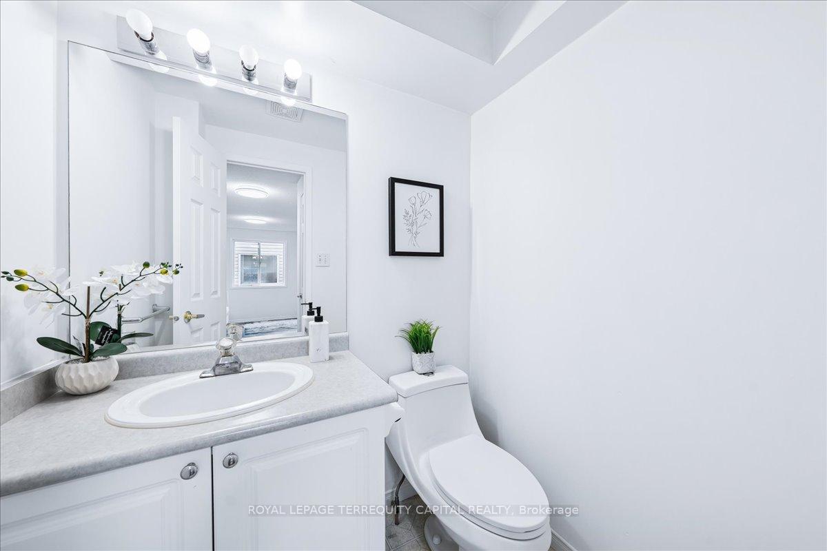 Photo 16 of 43 Willow Drive, Barrie, Holly — HOMEH