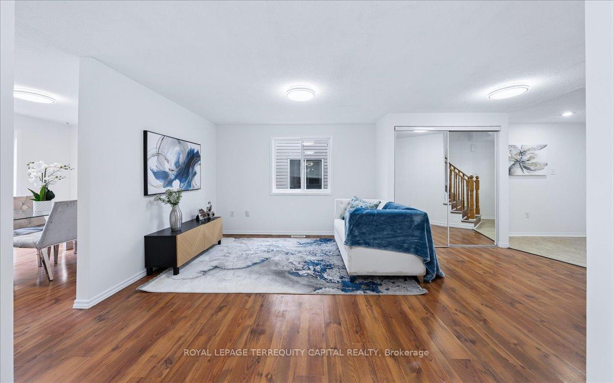 Photo 19 of 43 Willow Drive, Barrie, Holly — HOMEH