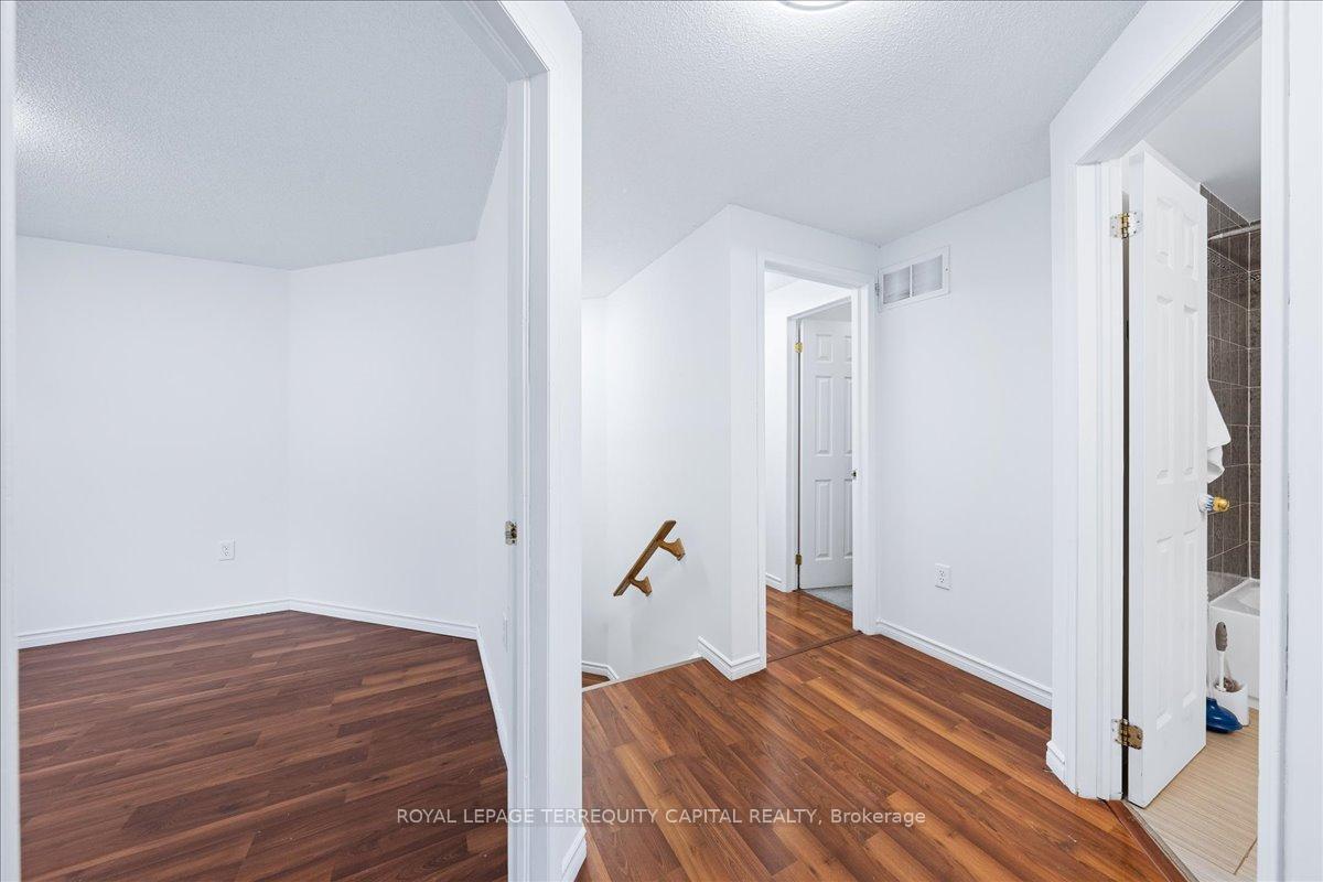 Photo 21 of 43 Willow Drive, Barrie, Holly — HOMEH