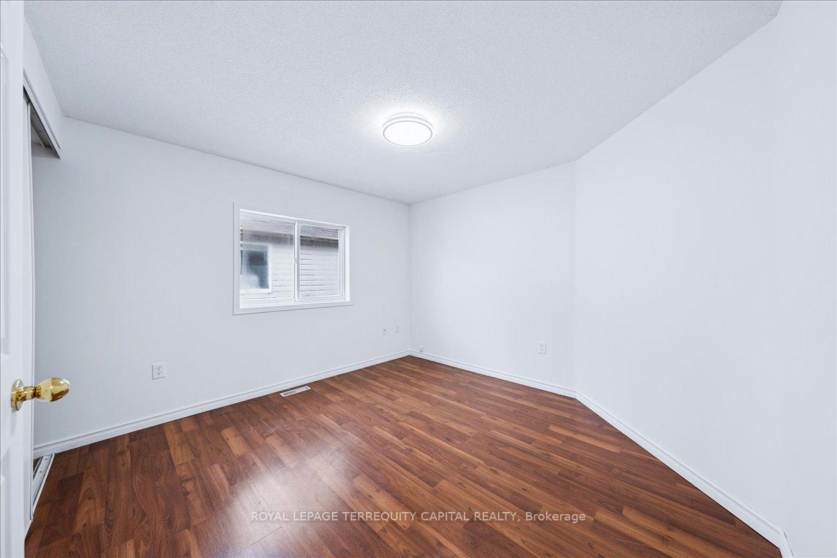 Photo 22 of 43 Willow Drive, Barrie, Holly — HOMEH