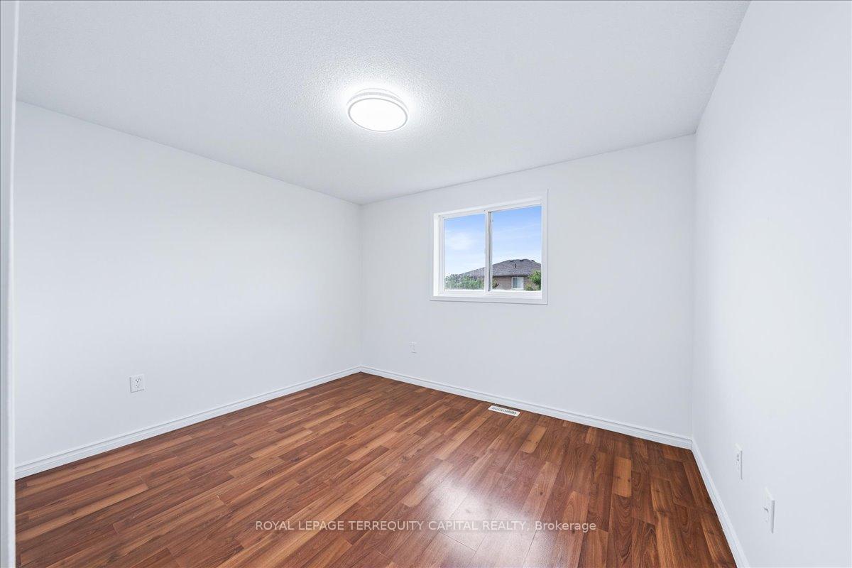 Photo 35 of 43 Willow Drive, Barrie, Holly — HOMEH