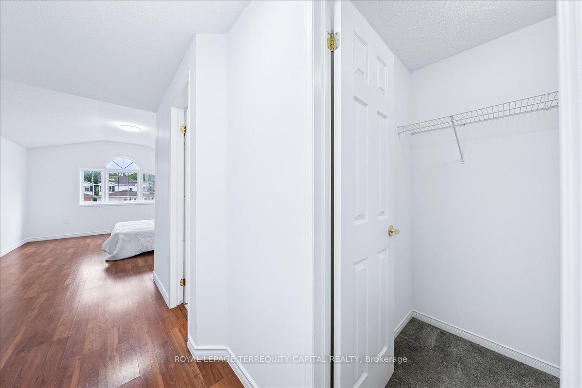 Photo 29 of 43 Willow Drive, Barrie, Holly — HOMEH