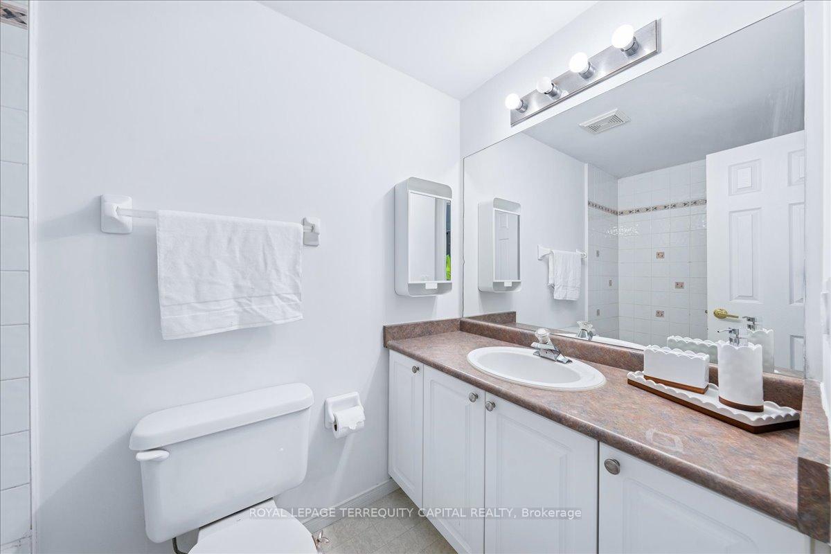 Photo 32 of 43 Willow Drive, Barrie, Holly — HOMEH