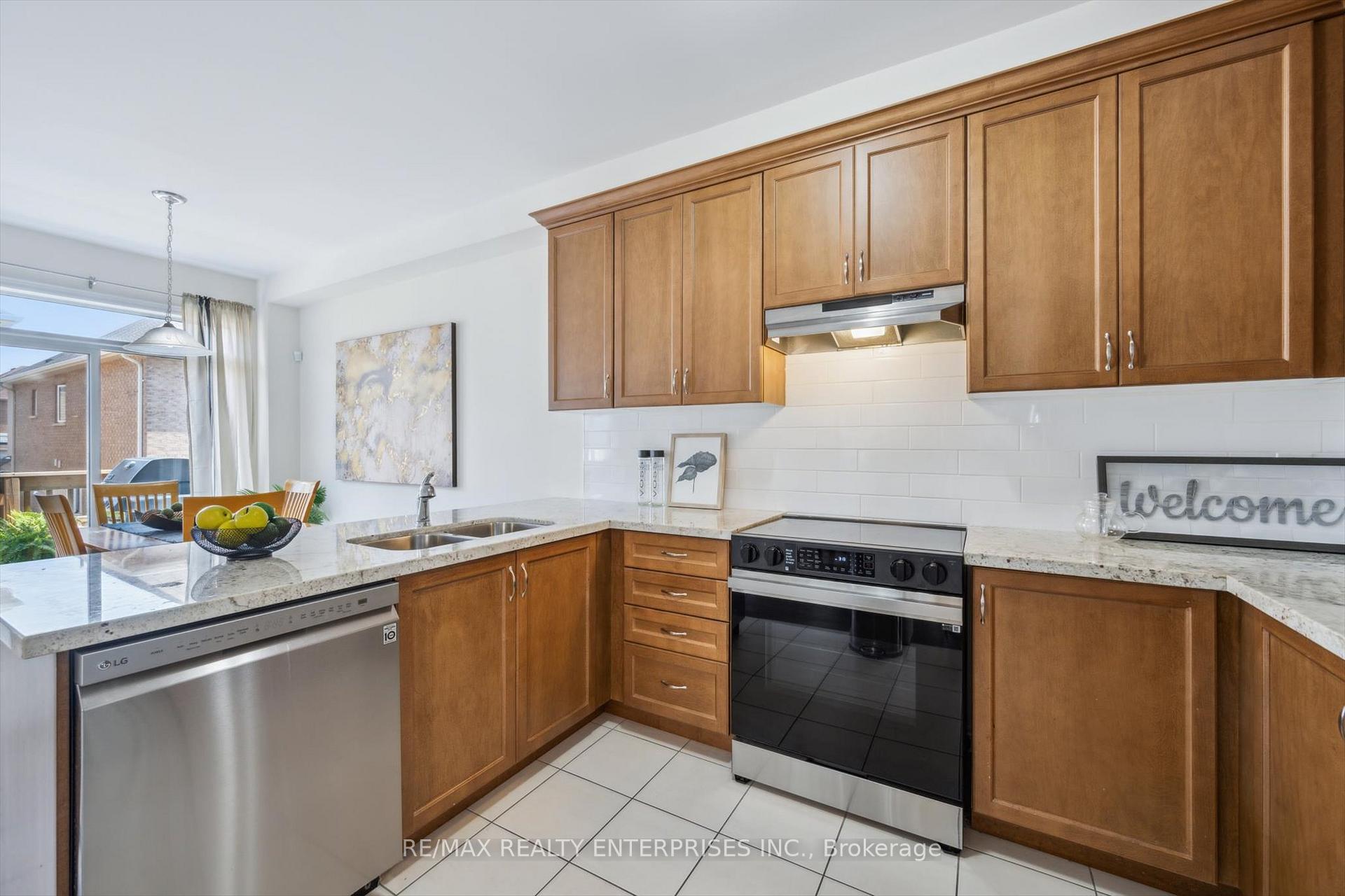 Photo 18 of 46 Benhurst Crescent, Brampton, Northwest Brampton — HOMEH