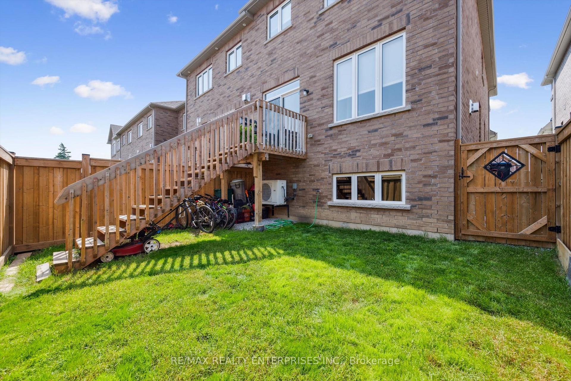 Photo 30 of 46 Benhurst Crescent, Brampton, Northwest Brampton — HOMEH