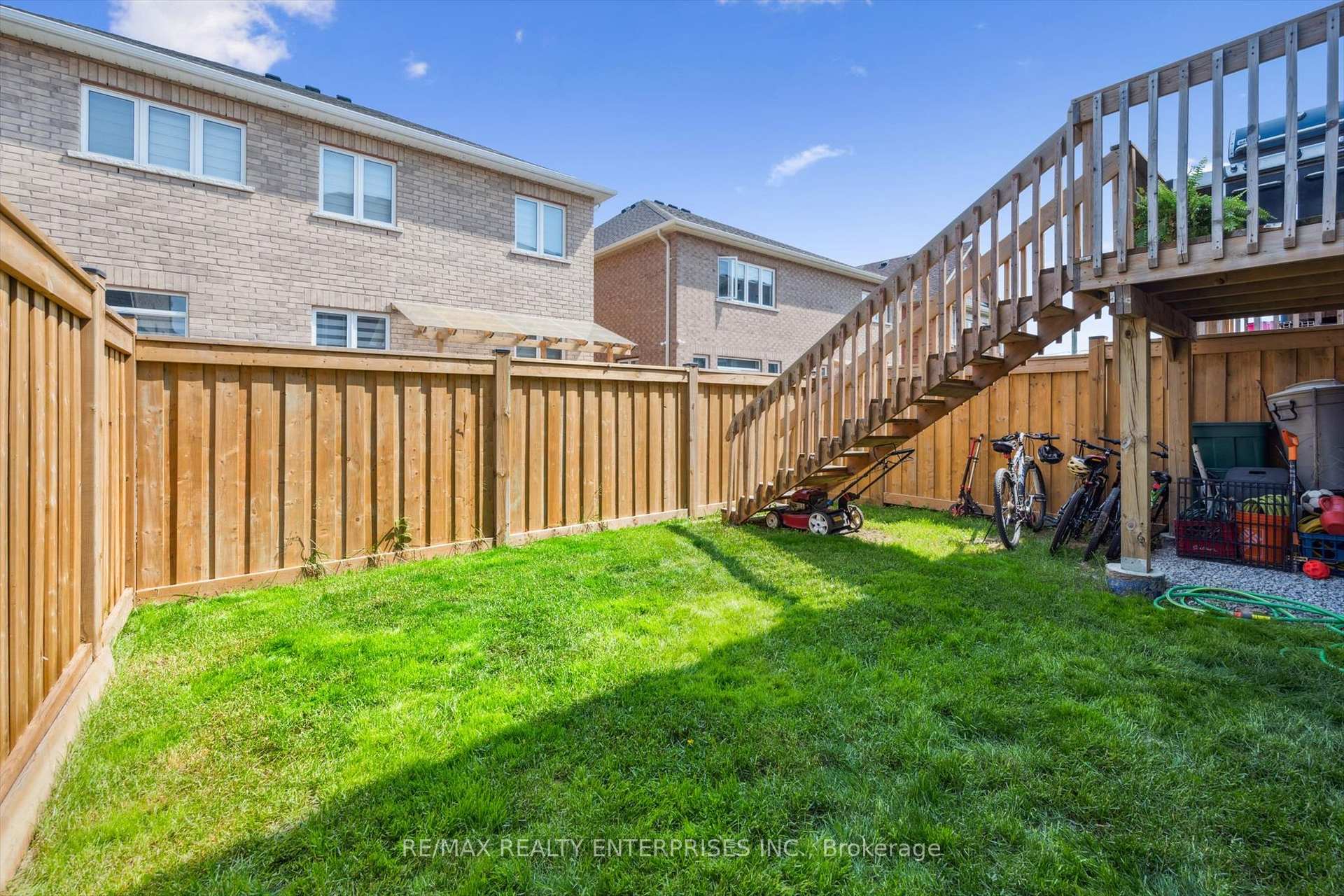 Photo 33 of 46 Benhurst Crescent, Brampton, Northwest Brampton — HOMEH