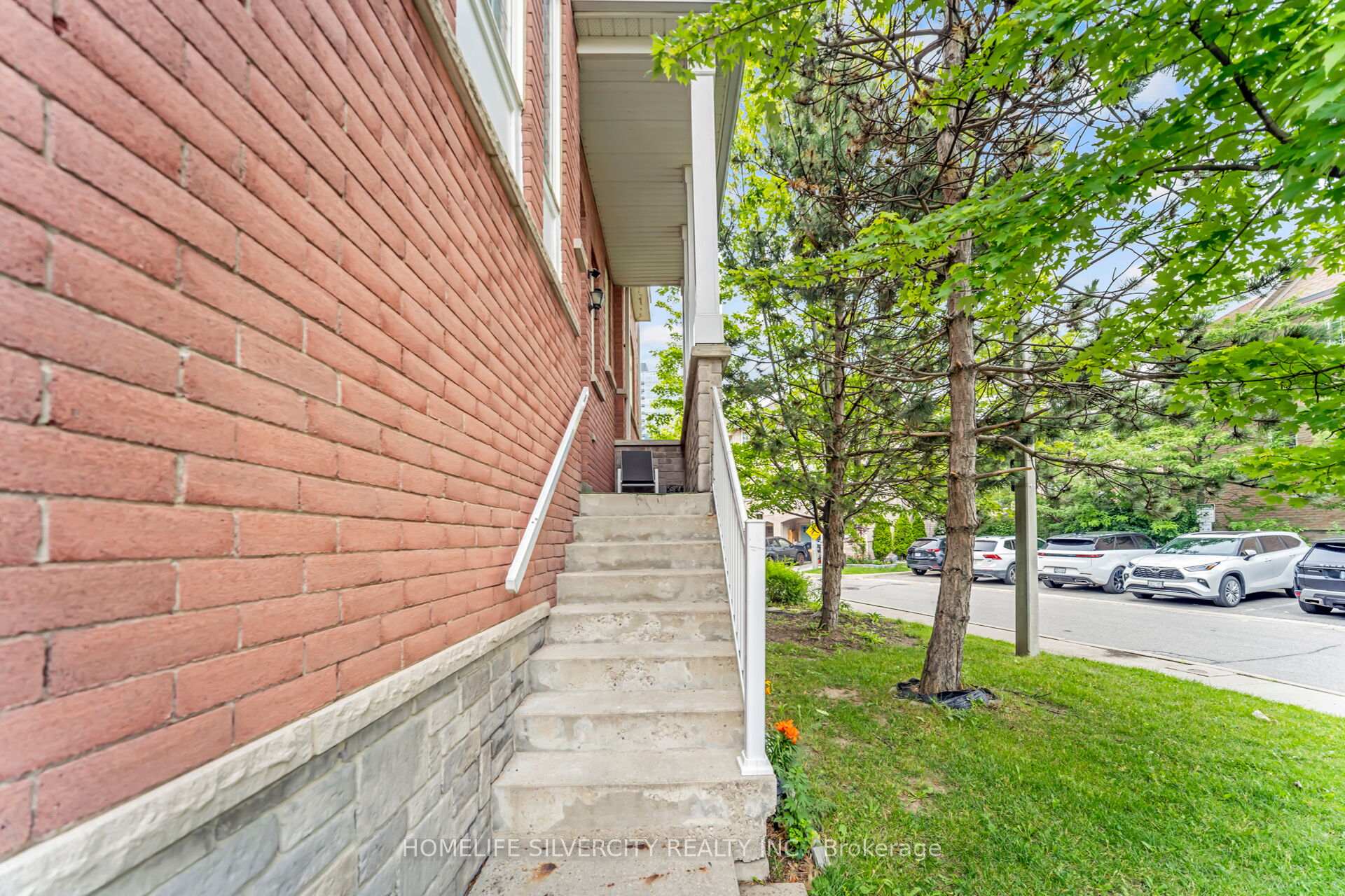 Photo 11 of 91 Bernard Avenue, Brampton, Fletcher's Creek South — HOMEH
