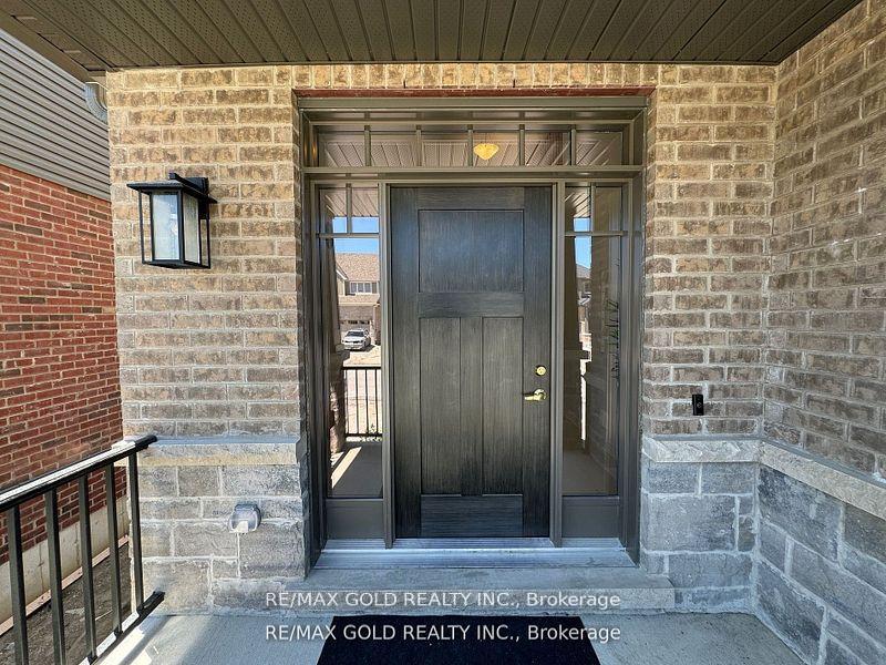 Photo 11 of 176 Plewes Drive, Collingwood — HOMEH