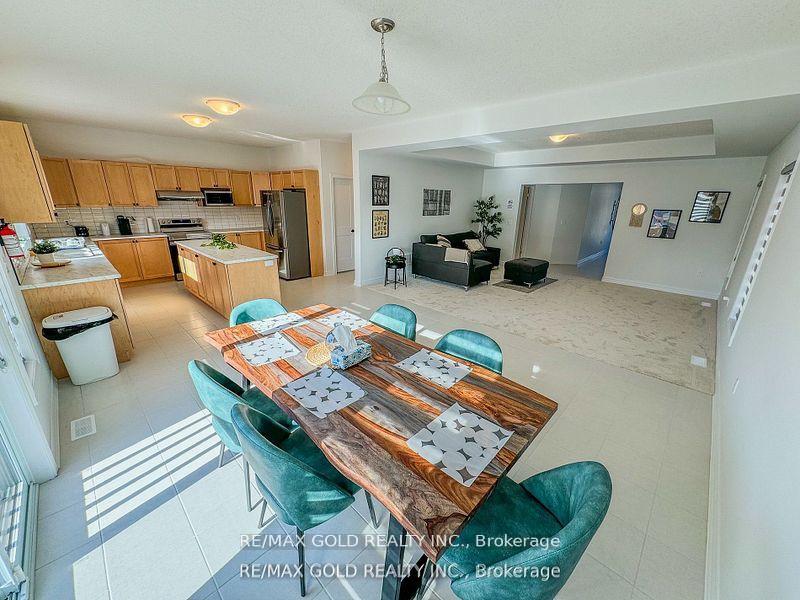Photo 6 of 176 Plewes Drive, Collingwood — HOMEH