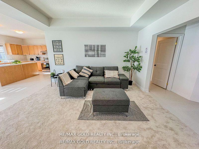 Photo 10 of 176 Plewes Drive, Collingwood — HOMEH