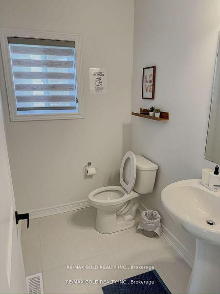 Photo 12 of 176 Plewes Drive, Collingwood — HOMEH