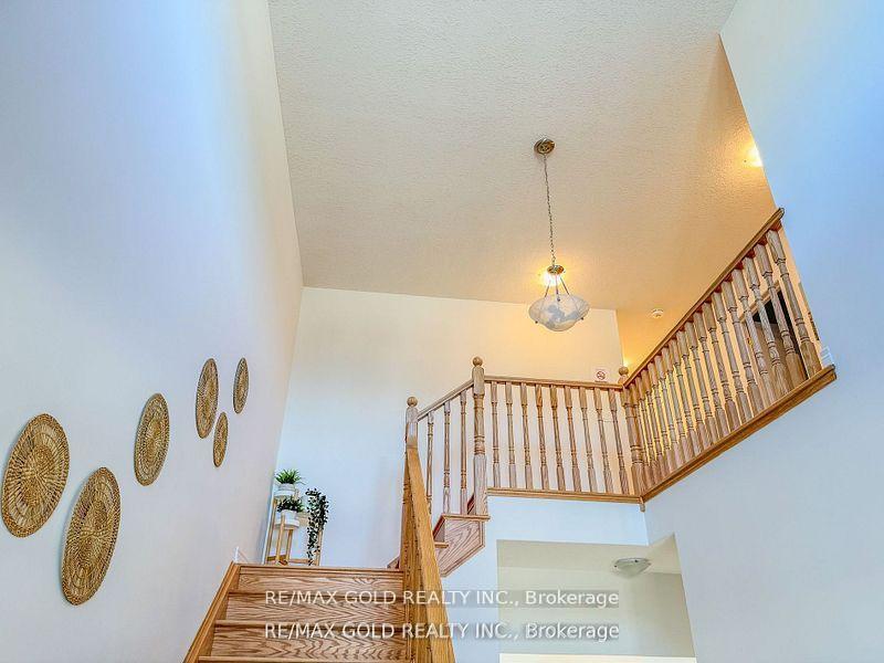 Photo 16 of 176 Plewes Drive, Collingwood — HOMEH