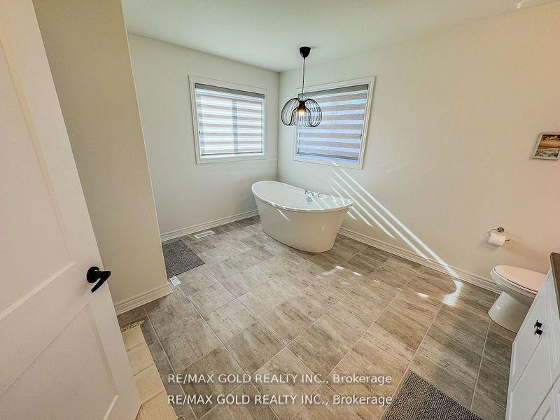 Photo 25 of 176 Plewes Drive, Collingwood — HOMEH