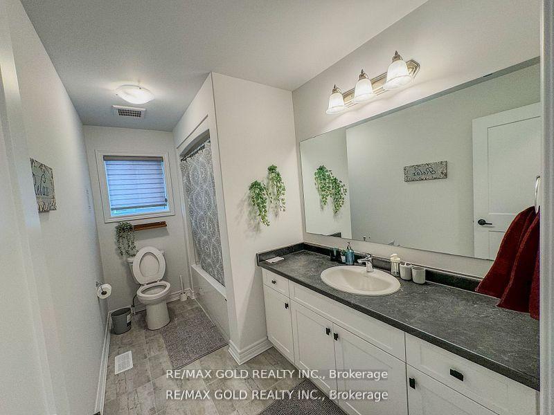 Photo 23 of 176 Plewes Drive, Collingwood — HOMEH