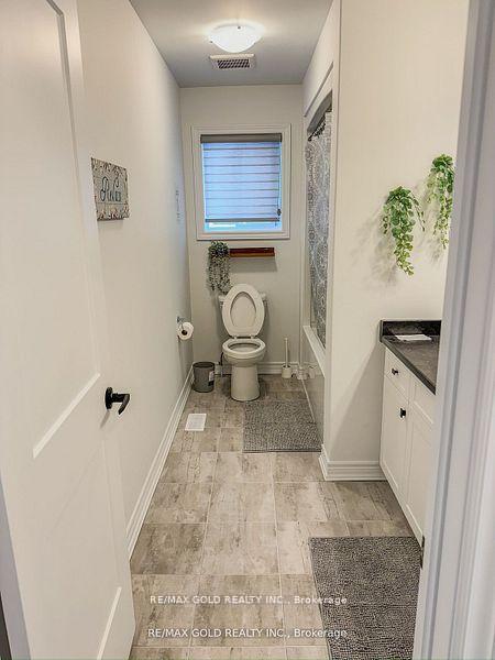 Photo 24 of 176 Plewes Drive, Collingwood — HOMEH