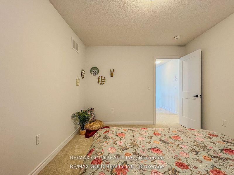 Photo 30 of 176 Plewes Drive, Collingwood — HOMEH