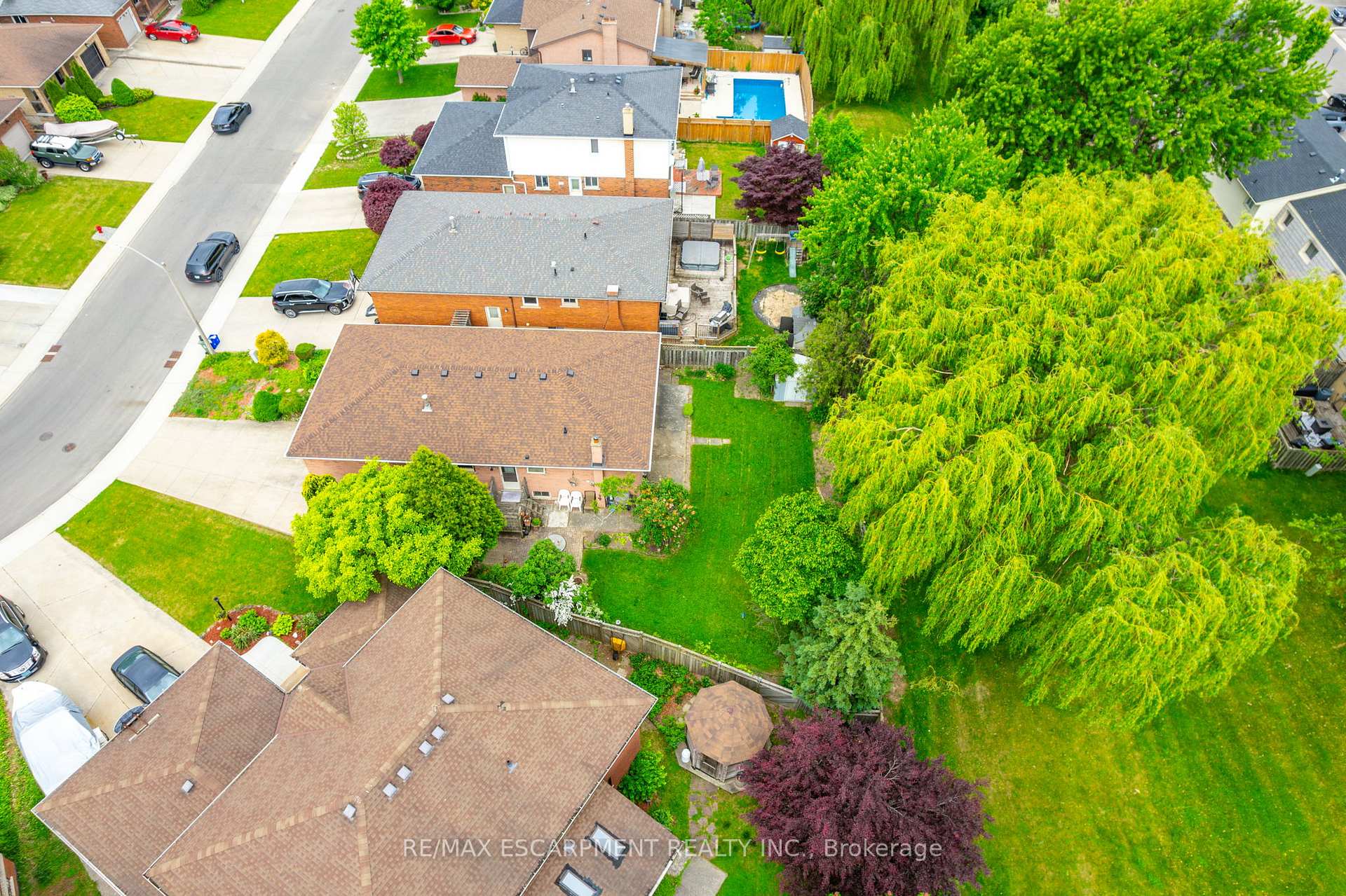 Photo 7 of 43 Trenholme Crescent, Hamilton, Trenholme — HOMEH