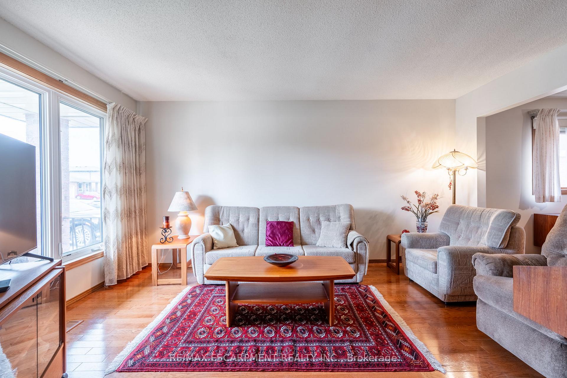 Photo 24 of 43 Trenholme Crescent, Hamilton, Trenholme — HOMEH