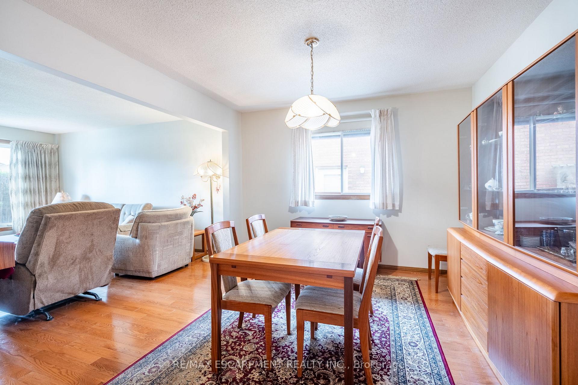 Photo 16 of 43 Trenholme Crescent, Hamilton, Trenholme — HOMEH