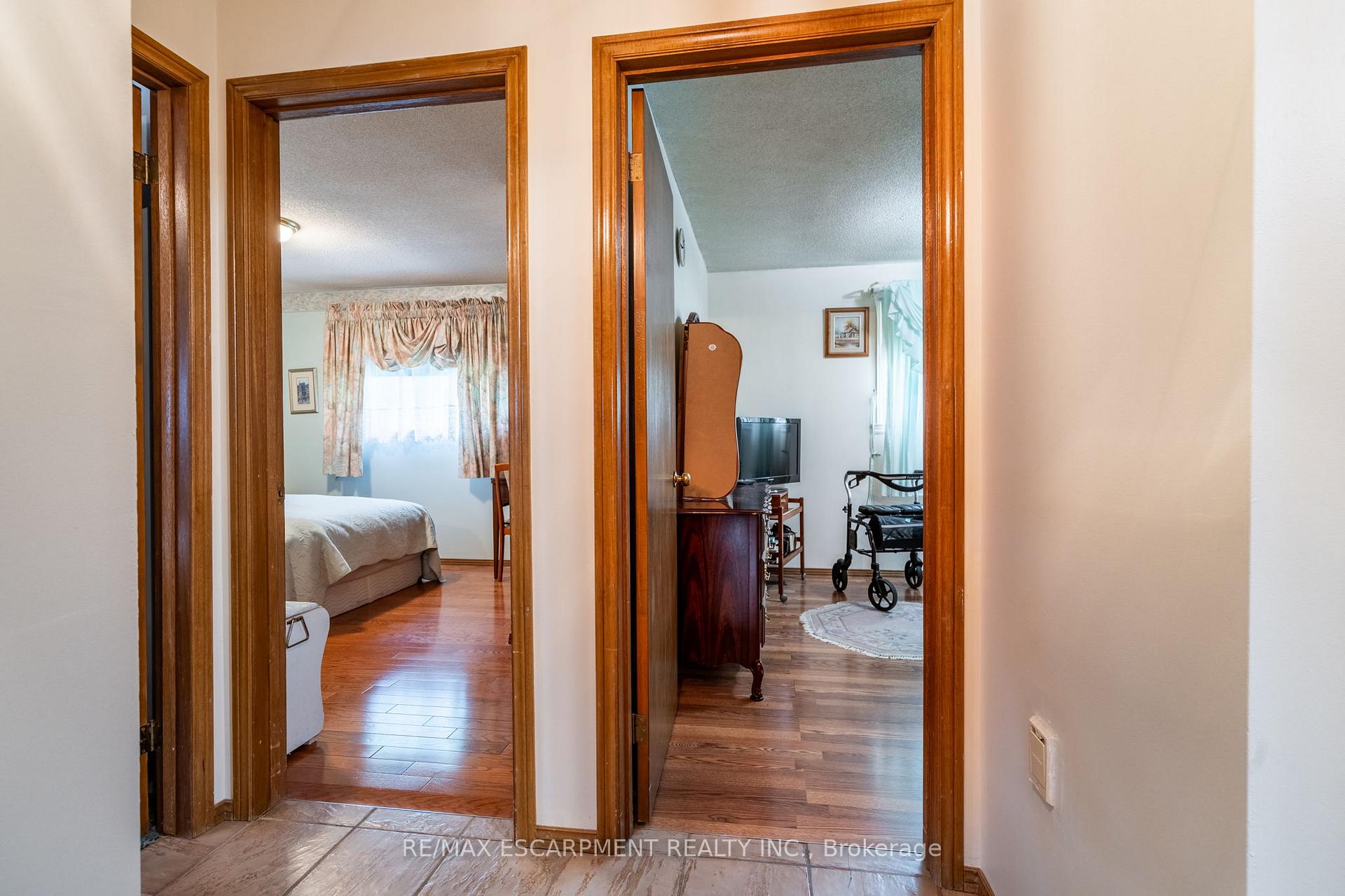Photo 26 of 43 Trenholme Crescent, Hamilton, Trenholme — HOMEH