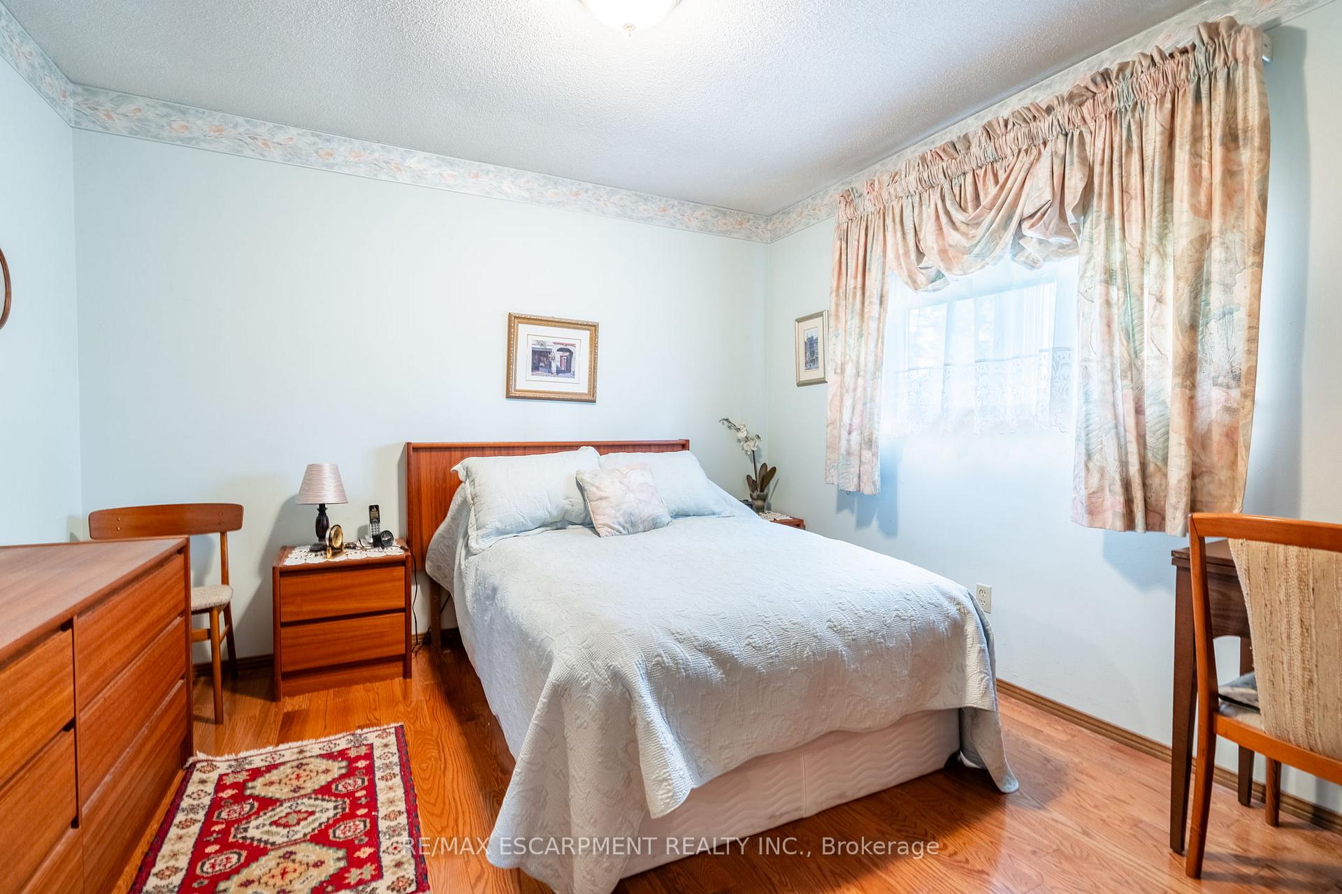 Photo 23 of 43 Trenholme Crescent, Hamilton, Trenholme — HOMEH