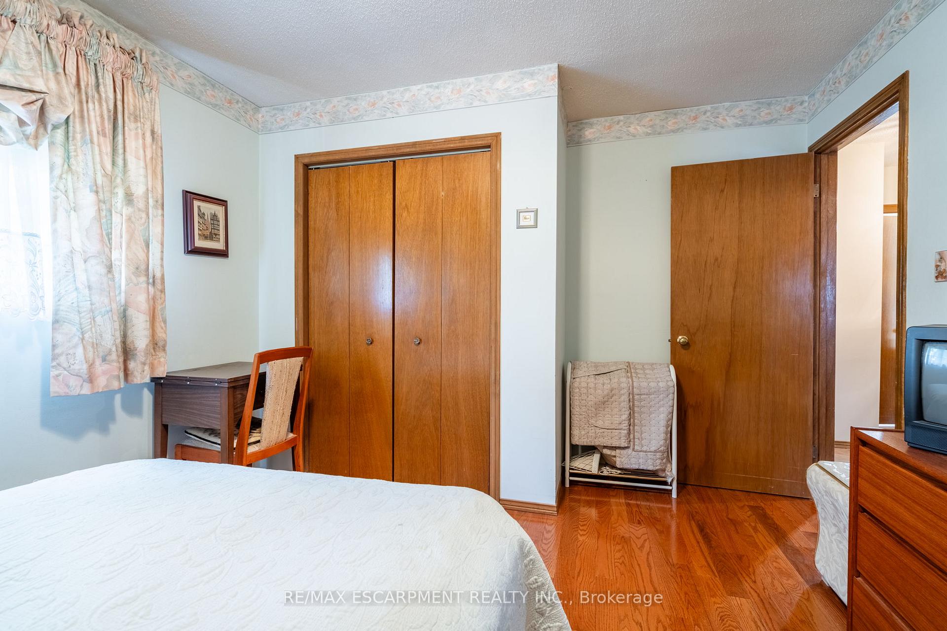 Photo 27 of 43 Trenholme Crescent, Hamilton, Trenholme — HOMEH
