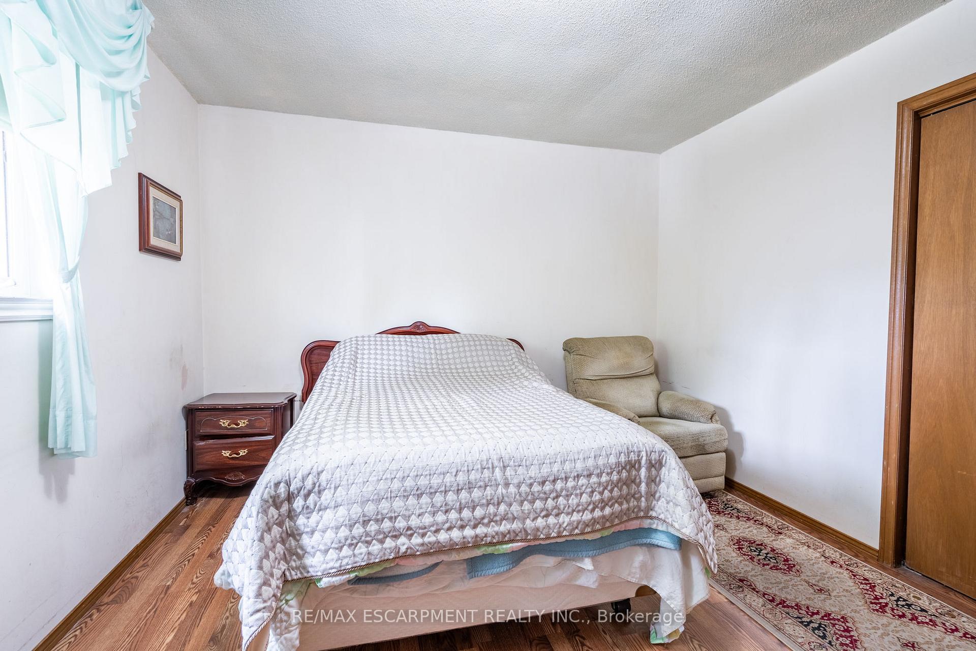 Photo 29 of 43 Trenholme Crescent, Hamilton, Trenholme — HOMEH