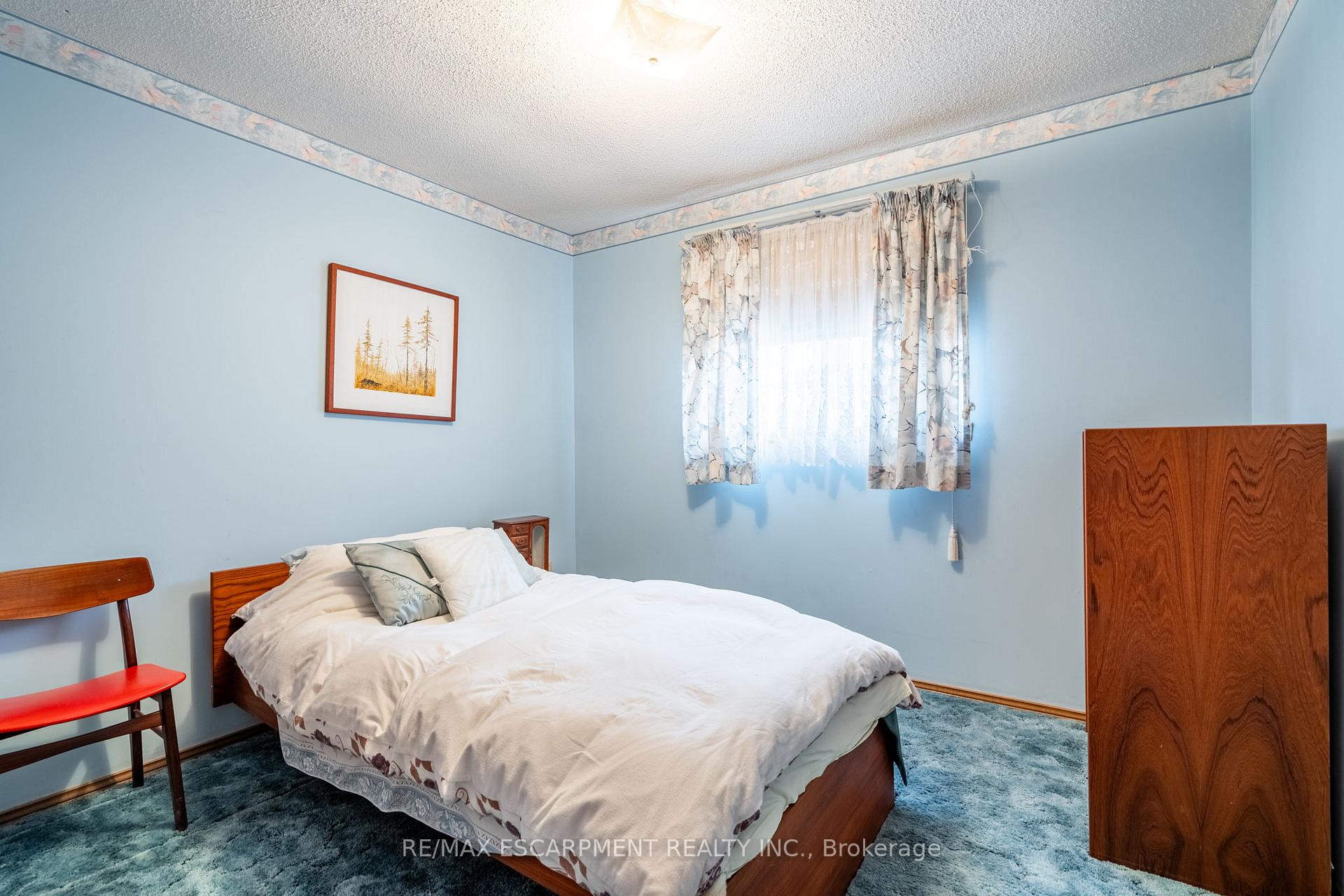 Photo 28 of 43 Trenholme Crescent, Hamilton, Trenholme — HOMEH