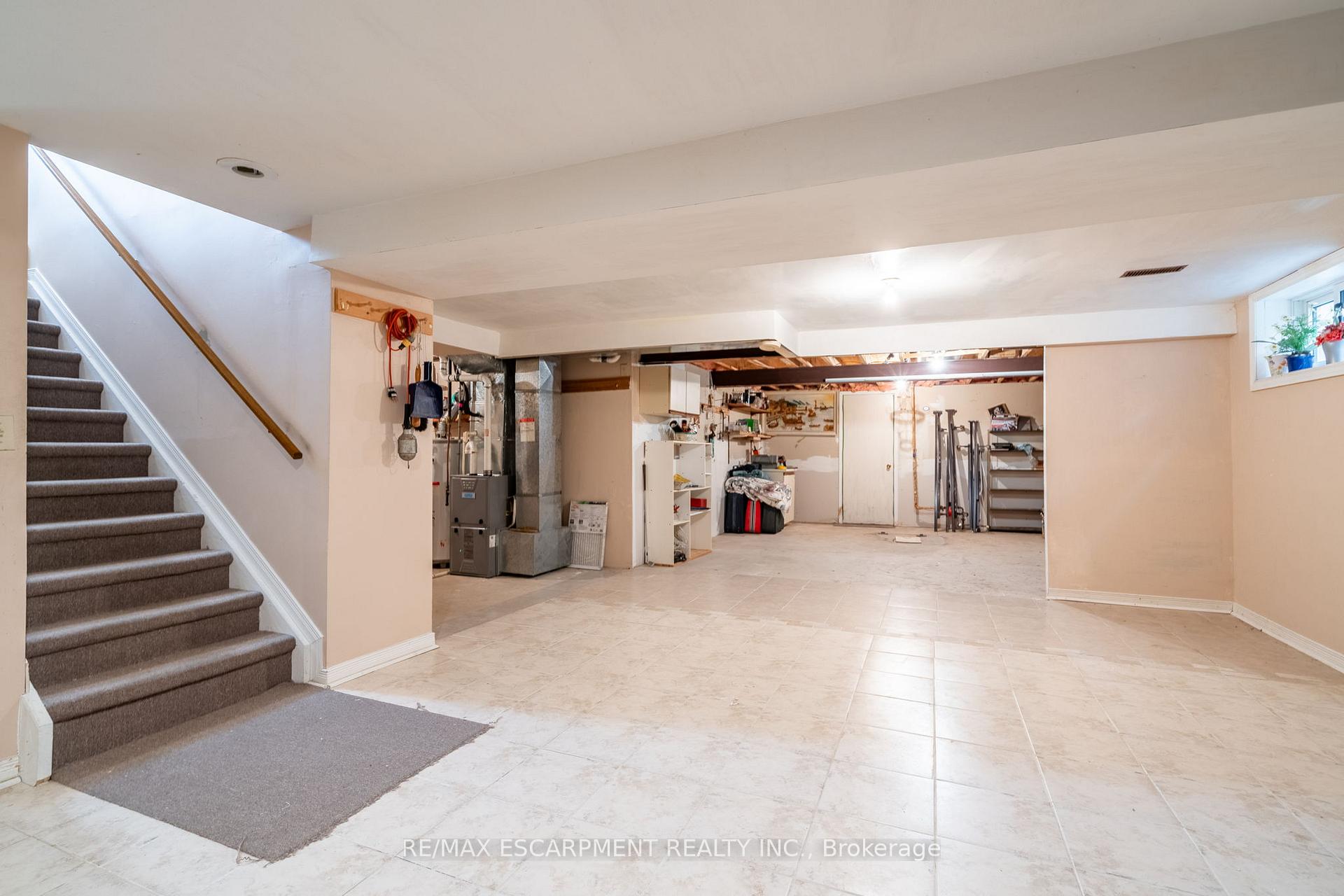 Photo 33 of 43 Trenholme Crescent, Hamilton, Trenholme — HOMEH