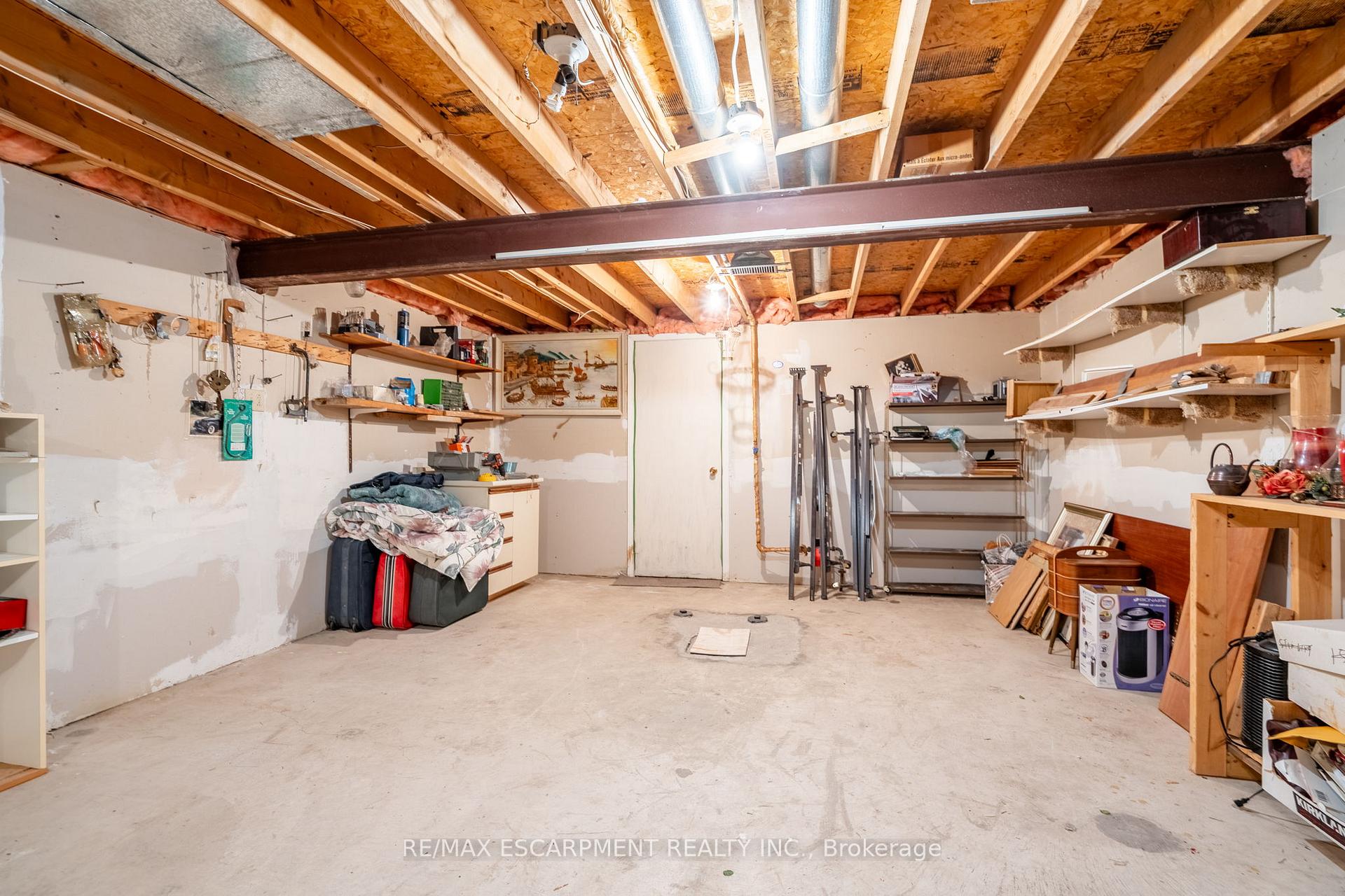 Photo 35 of 43 Trenholme Crescent, Hamilton, Trenholme — HOMEH