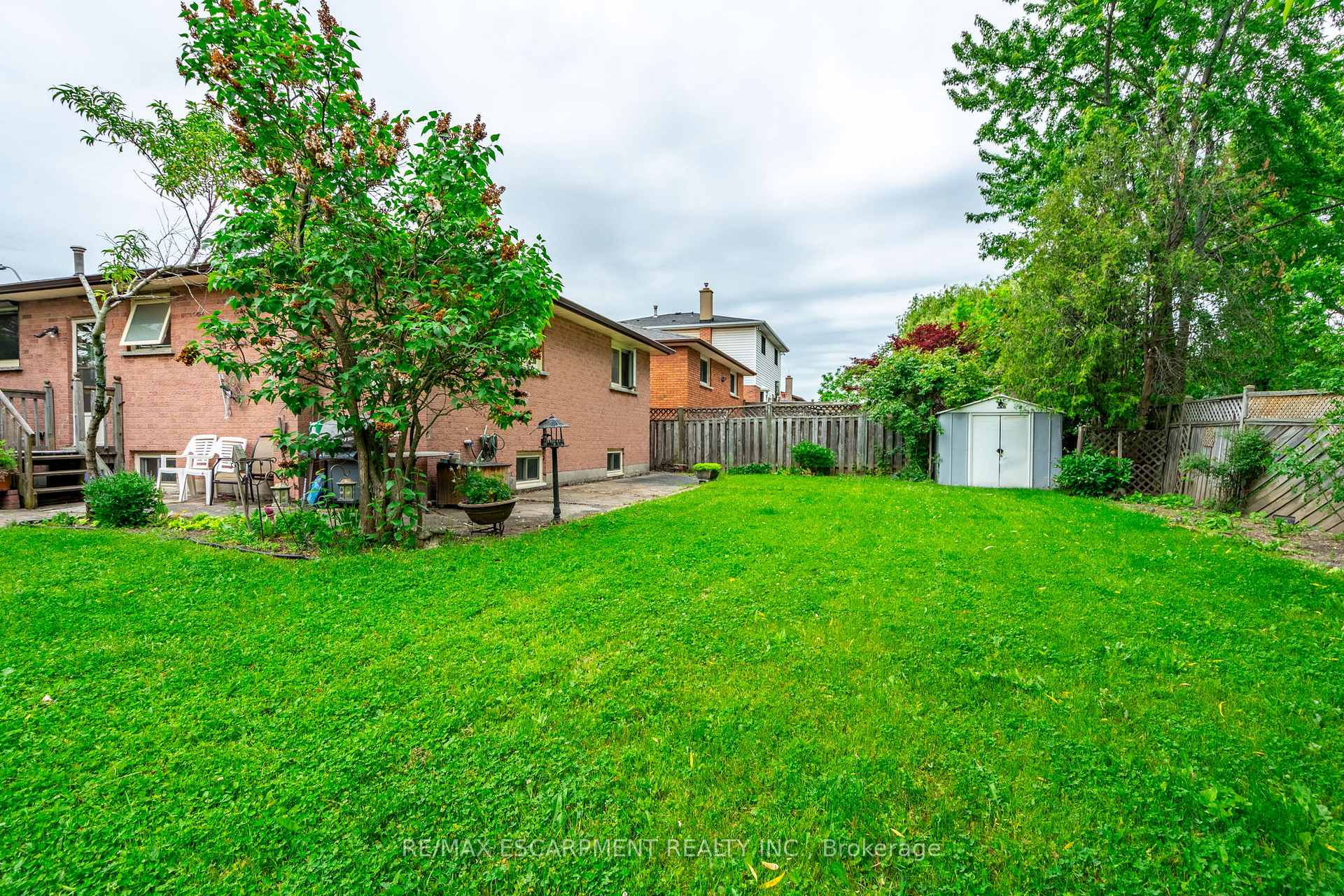 Photo 47 of 43 Trenholme Crescent, Hamilton, Trenholme — HOMEH