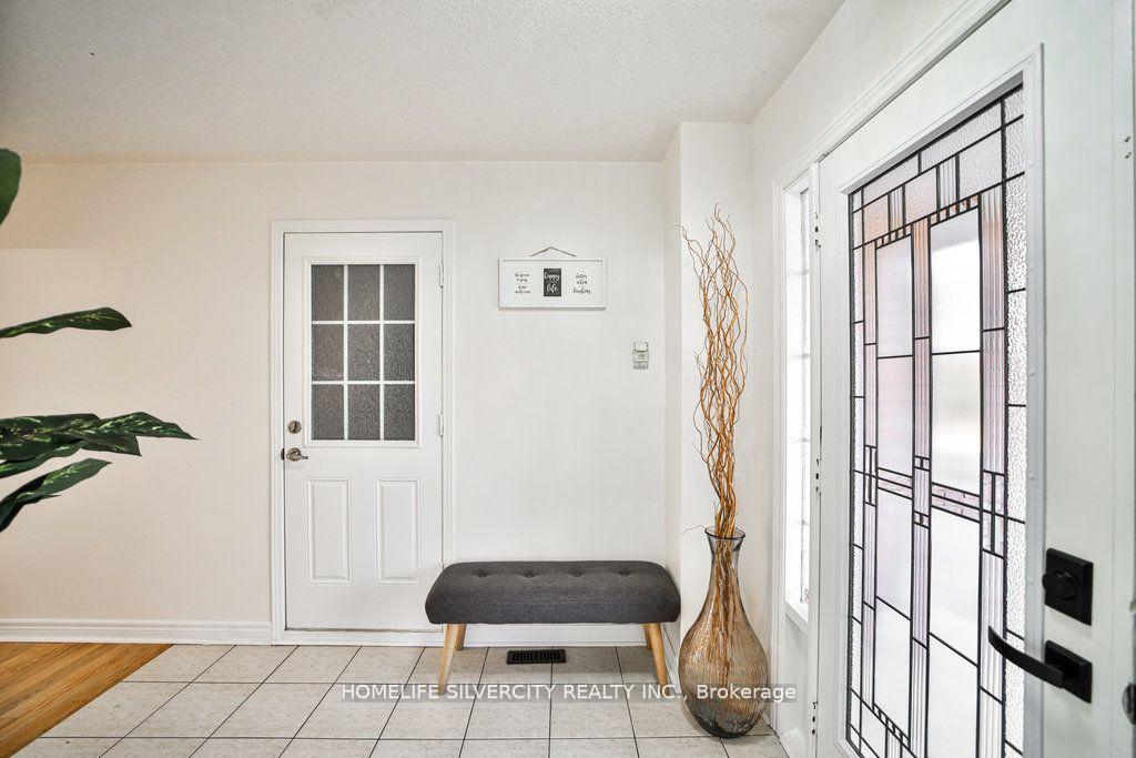 Photo 2 of 55 Samantha Crescent, Brampton, Sandringham-Wellington — HOMEH