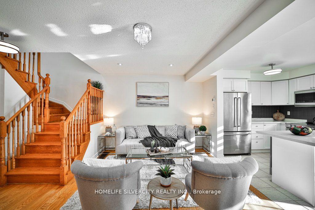 Photo 10 of 55 Samantha Crescent, Brampton, Sandringham-Wellington — HOMEH