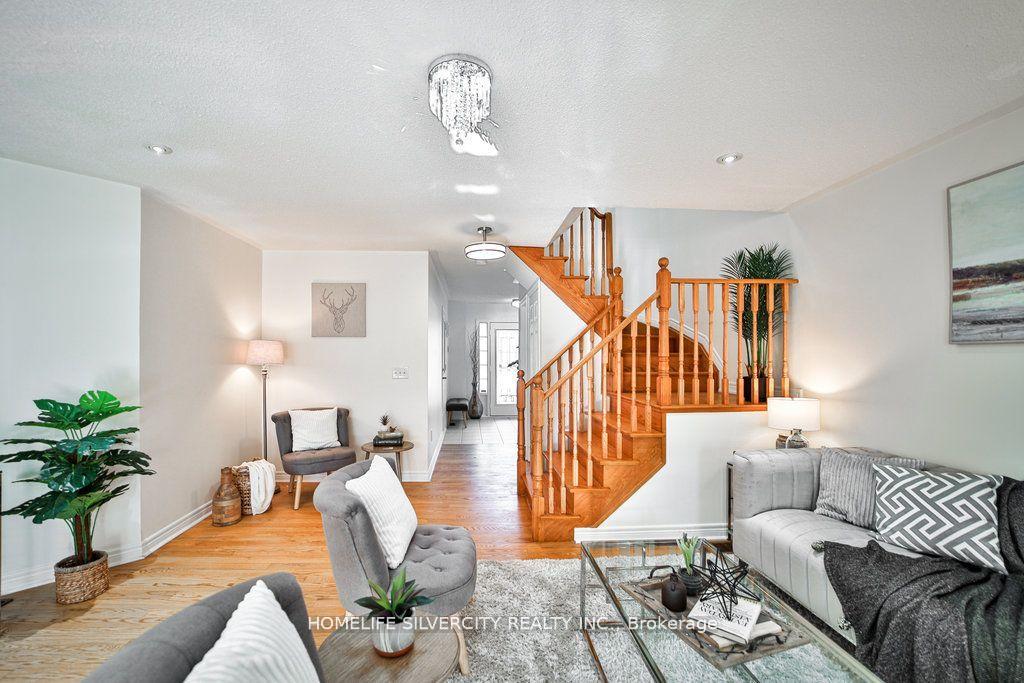 Photo 13 of 55 Samantha Crescent, Brampton, Sandringham-Wellington — HOMEH